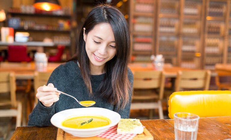Learning To Eat Alone: The Skill That Changed How I Move Through Cities