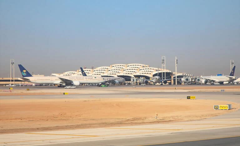Malaysia Airlines, Batik Air Cancel Saudi Flights Amid Airport Disruption